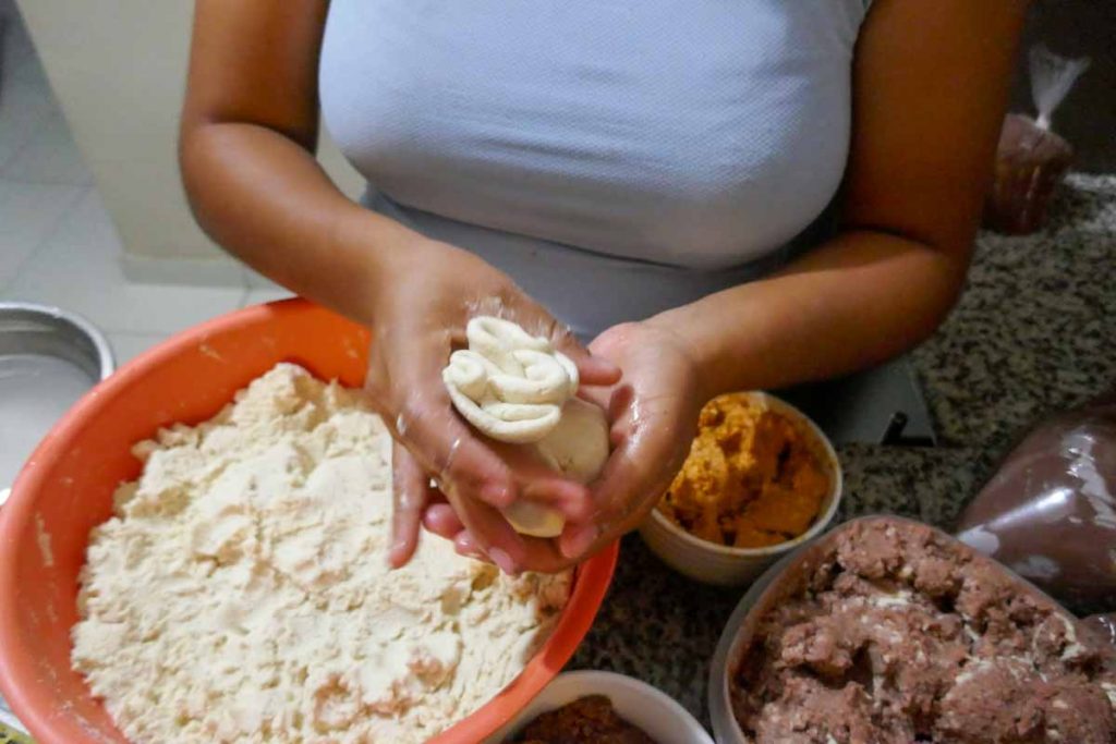 How to remove excess pupusa dough.