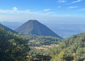 Image of a volcano depicts a big part of El salvador