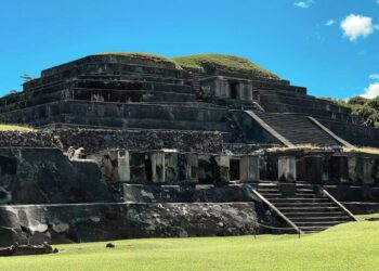 image of the tazumal ruins illustrates it as a visitor destination